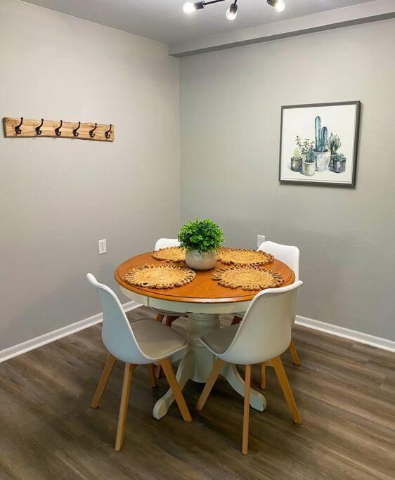 Hamilton The Mary Lou - 2 Bedroom Apt In Quilt Town, Usa מראה חיצוני תמונה